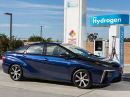 Honda And Toyota Are Still Backing Hydrogen Fuel-Cell Cars