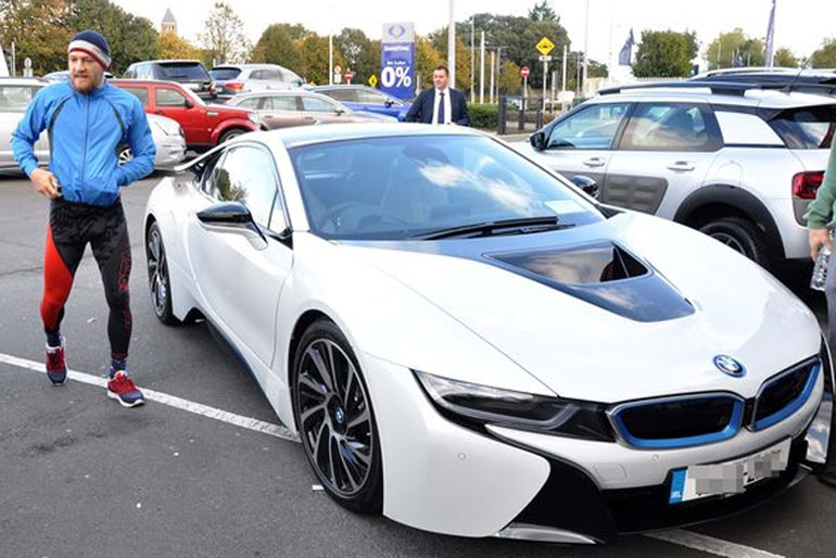 Conor McGregor BMW i8