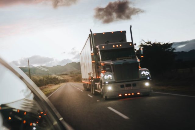 How Factoring Can Help Trucking Startups Thrive In A Competitive Market