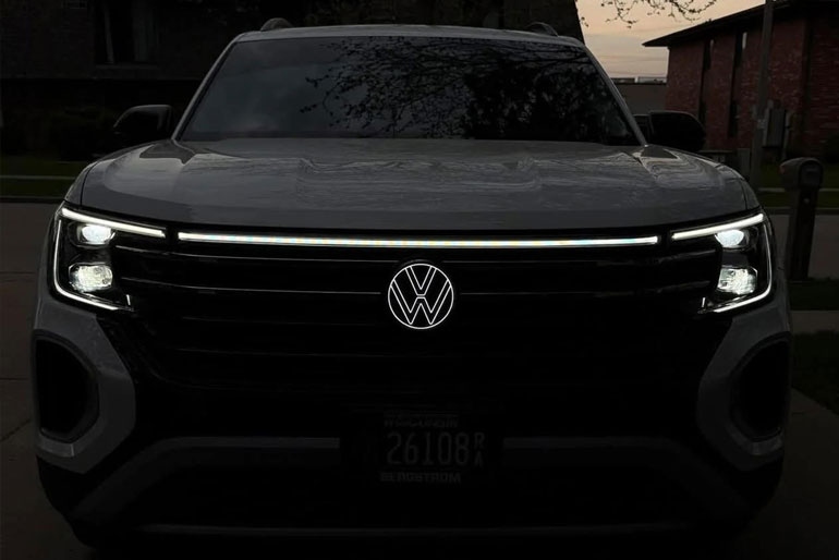 Light Up Your Badge: The Complete Guide to Illuminated Car Emblems for Every Marque